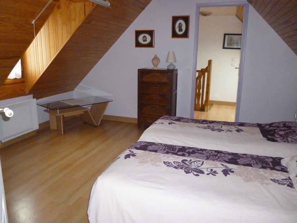 Les Gites De Kerroyal Garlan Exterior photo