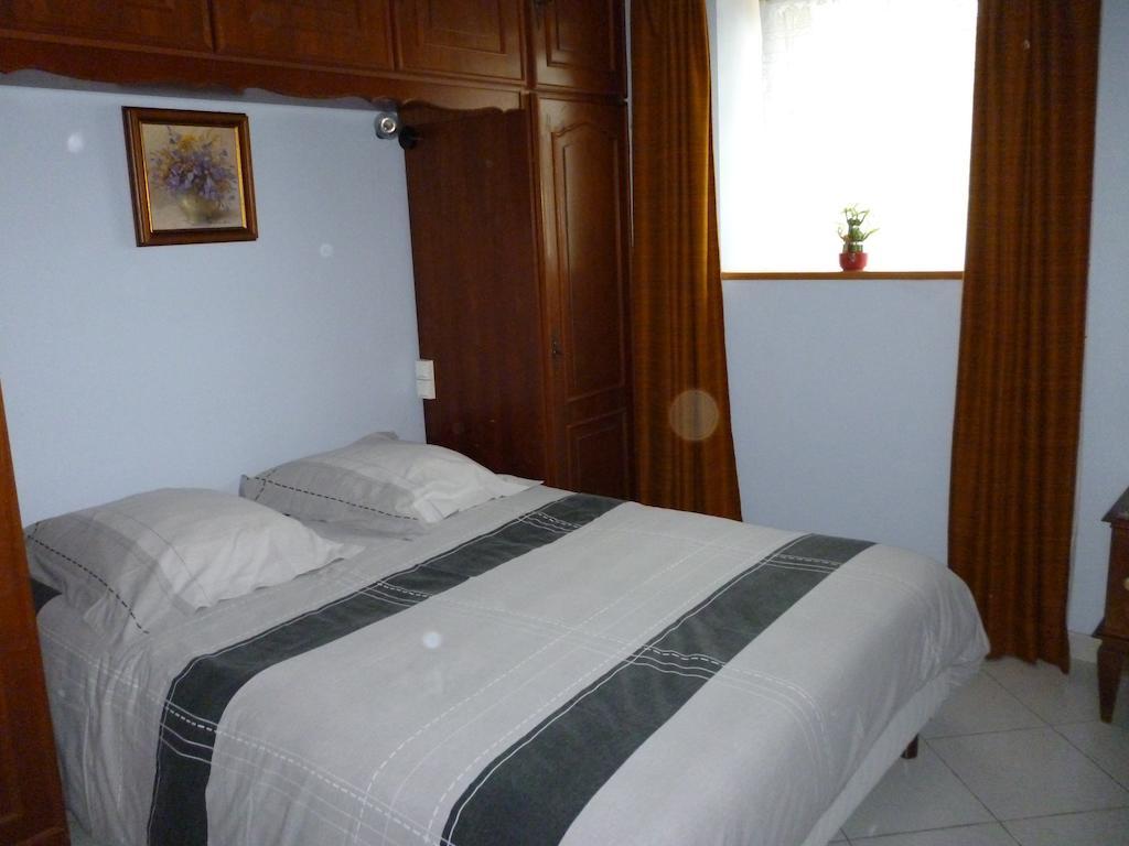 Les Gites De Kerroyal Garlan Exterior photo