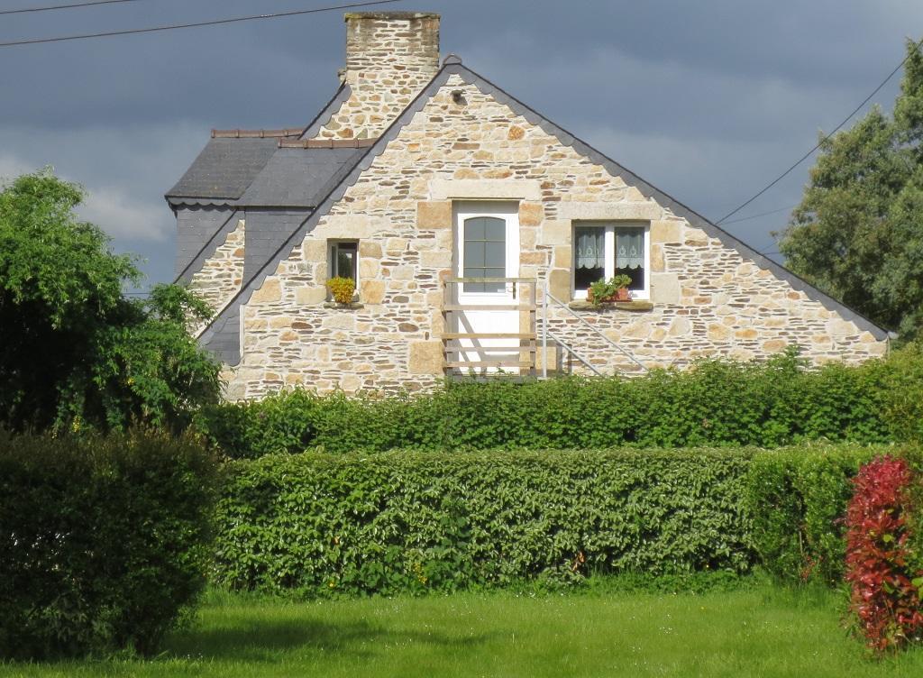 Les Gites De Kerroyal Garlan Exterior photo