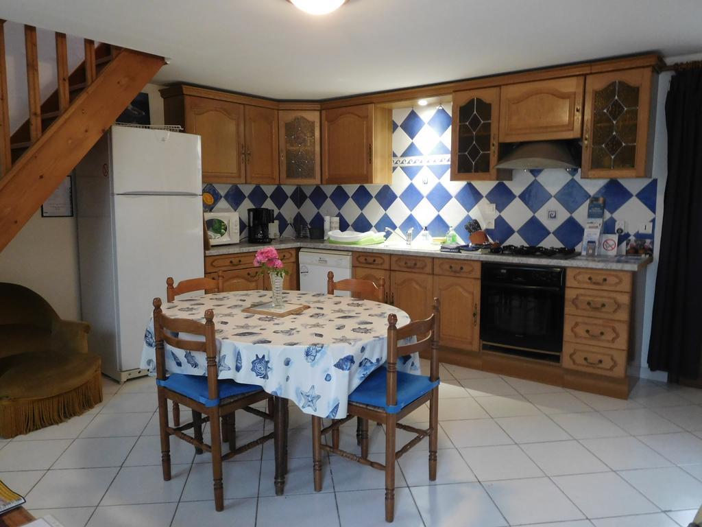 Les Gites De Kerroyal Garlan Exterior photo
