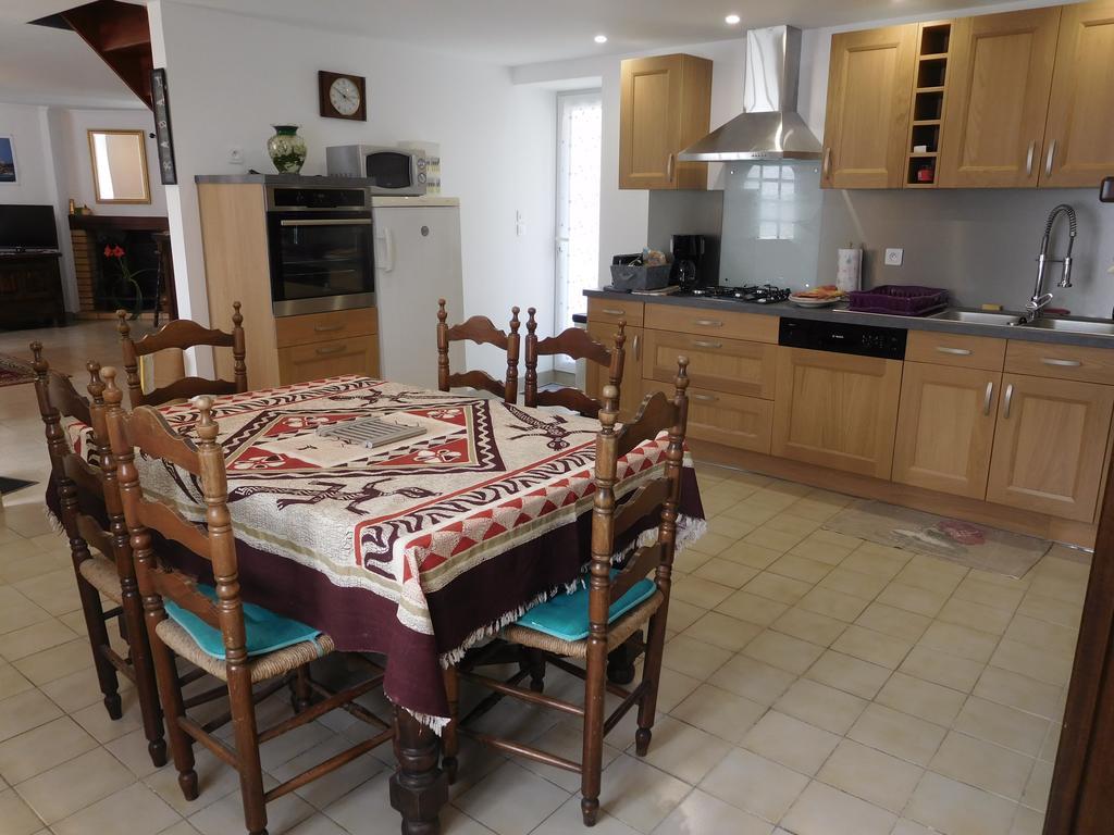 Les Gites De Kerroyal Garlan Exterior photo